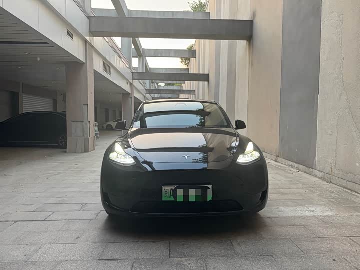 Фото 4 - Tesla Model Y