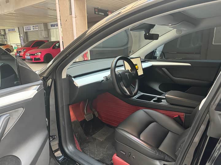 Фото 6 - Tesla Model Y