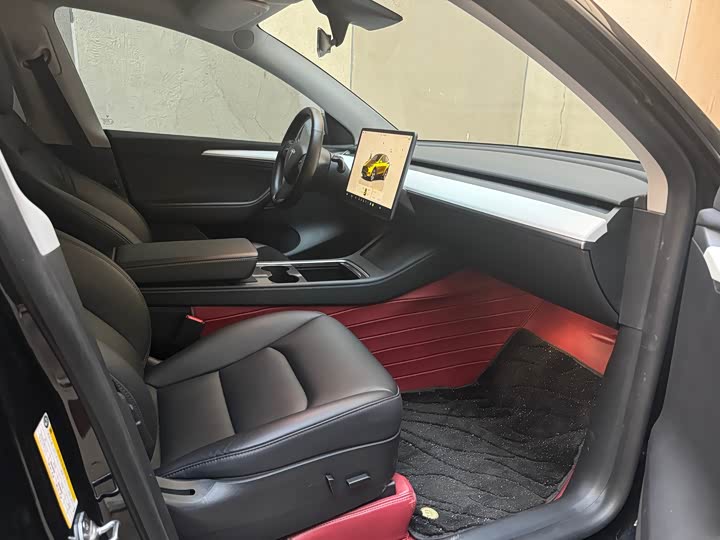 Фото 8 - Tesla Model Y