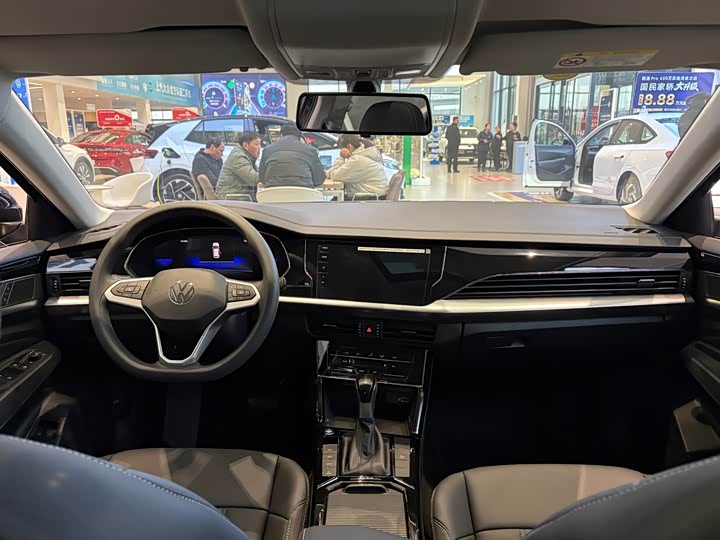 Фото 5 - Volkswagen Passat Hybrid