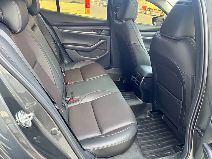 Фото 8 - Mazda 3 (Axela)