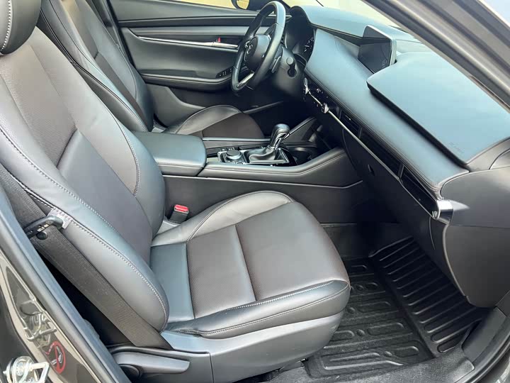 Фото 9 - Mazda 3 (Axela)