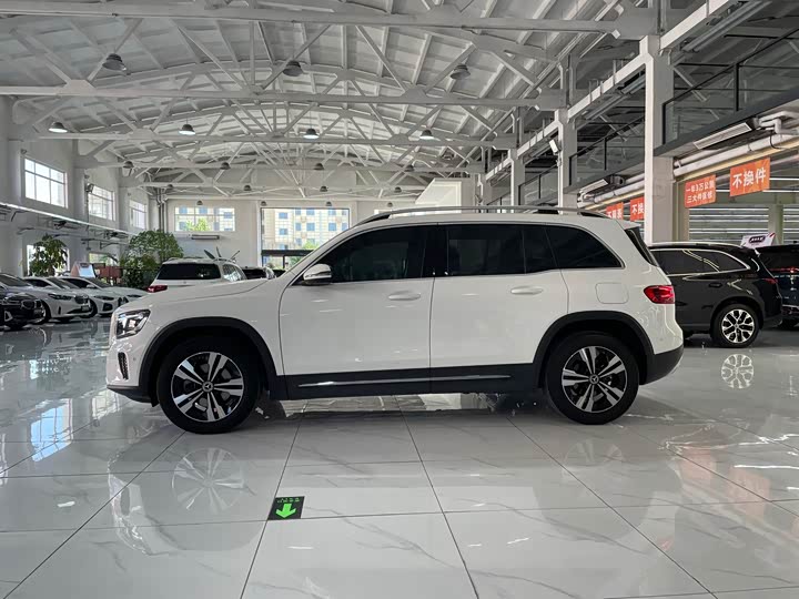 Фото 3 - Mercedes-Benz GLB-Class