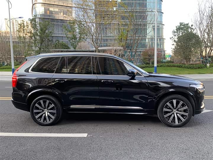 Фото 9 - Volvo XC90