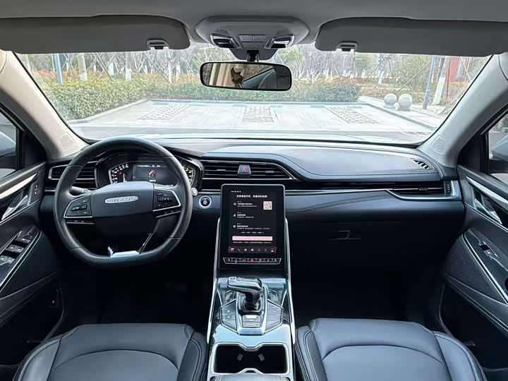 Фото 6 - Maxus Euniq 6