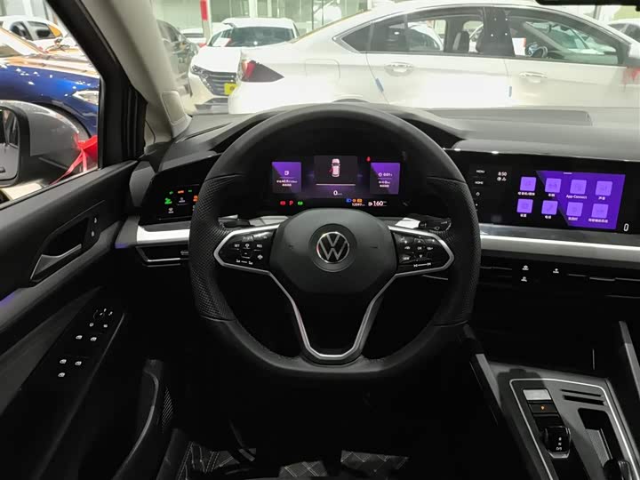 Фото 3 - Volkswagen Golf