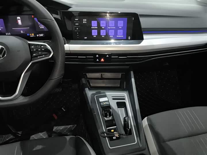 Фото 5 - Volkswagen Golf