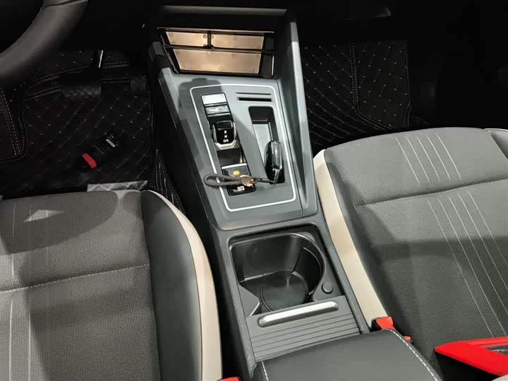 Фото 6 - Volkswagen Golf