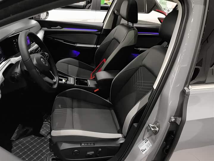 Фото 7 - Volkswagen Golf