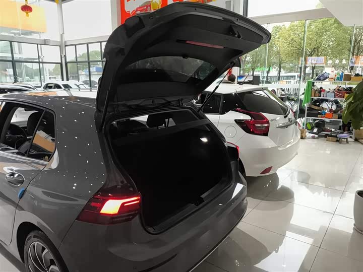 Фото 9 - Volkswagen Golf