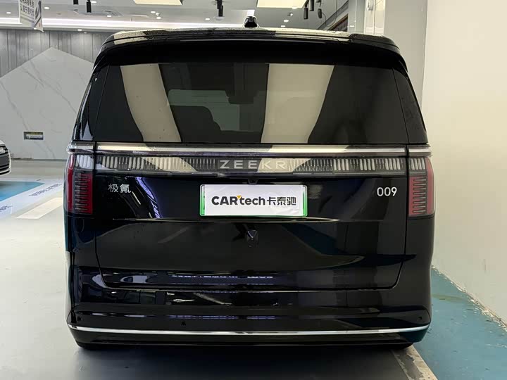 Фото 4 - Zeekr 009