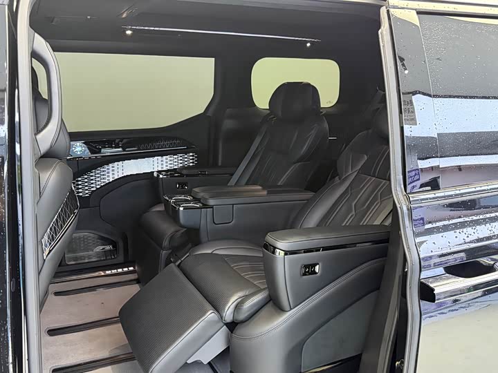 Фото 8 - Zeekr 009