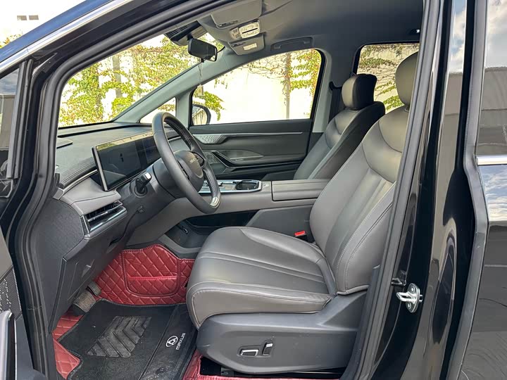 Фото 9 - Maxus Mifa 7