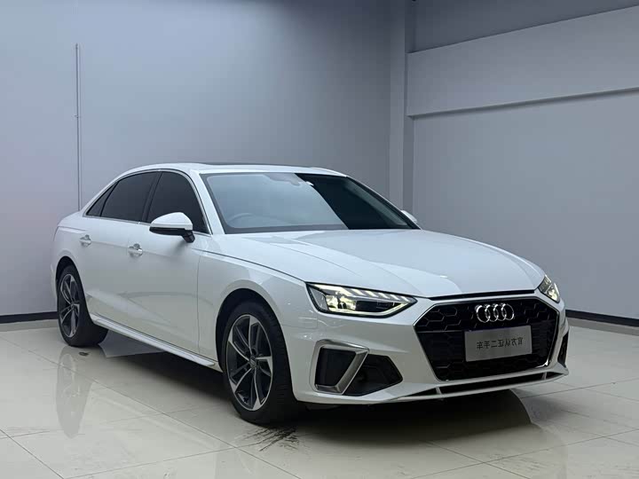 Фото 2 - Audi A4L