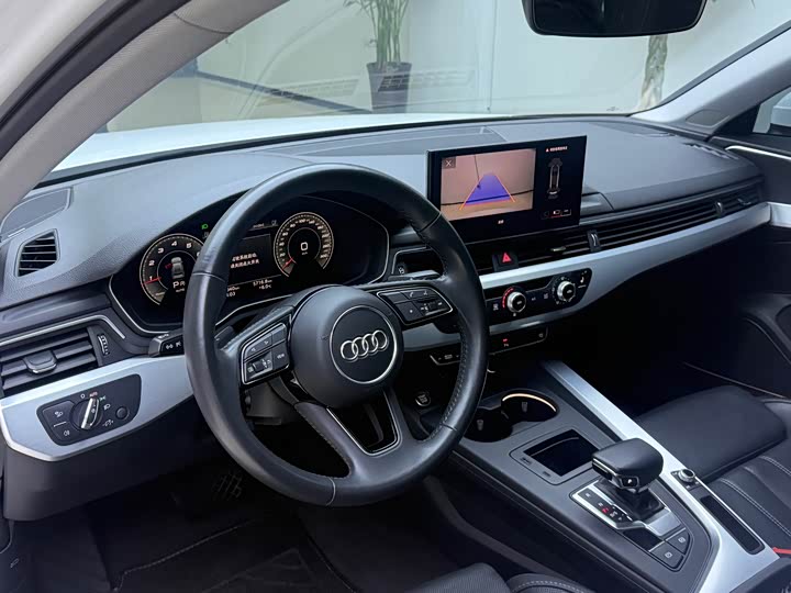 Фото 6 - Audi A4L