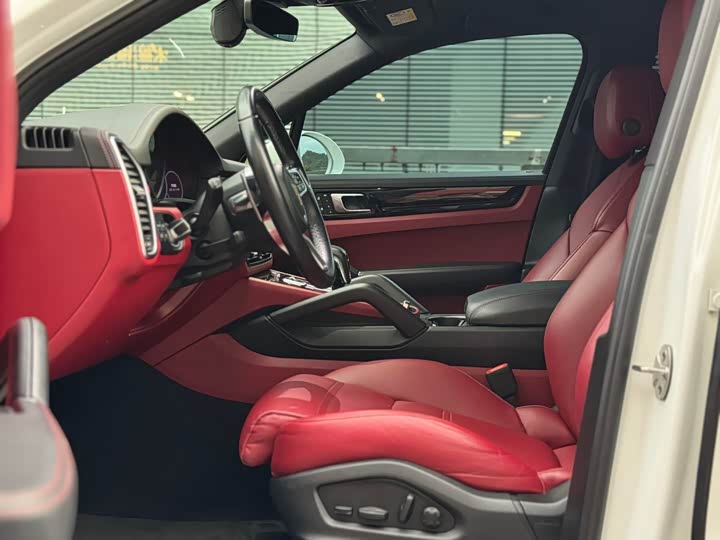 Фото 7 - Porsche Cayenne