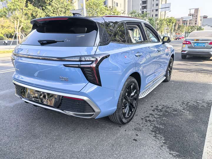 Фото 8 - Hongqi HS3