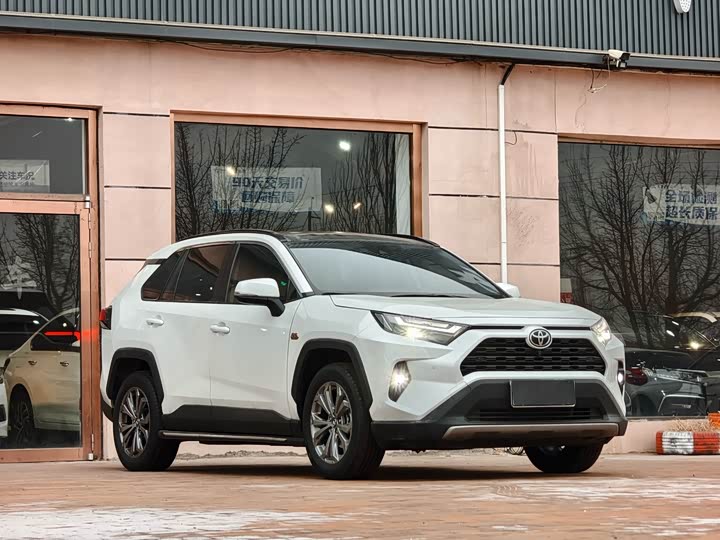 Фото 3 - Toyota RAV4