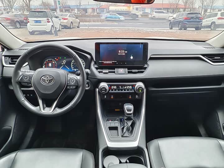 Фото 6 - Toyota RAV4