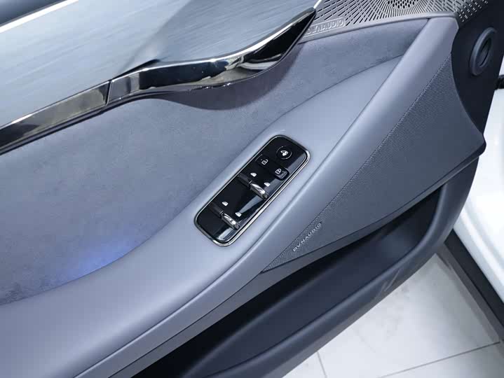 Фото 8 - Voyah Passion