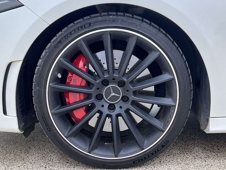 Фото 9 - Mercedes-Benz A-Class AMG