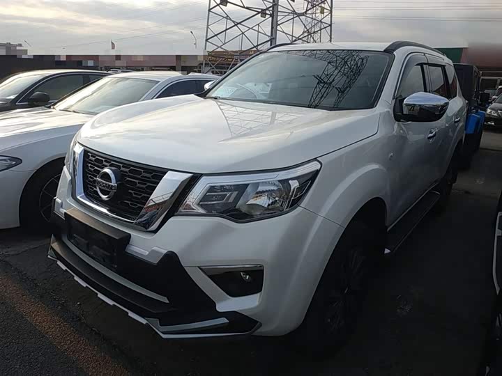 Фото 1 - Nissan Terra