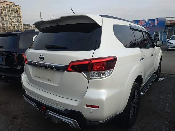 Фото 7 - Nissan Terra