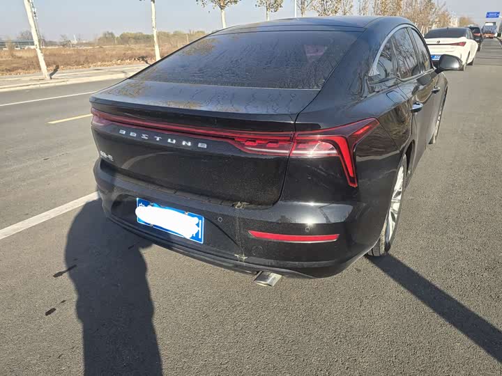 Фото 9 - Bestune B70