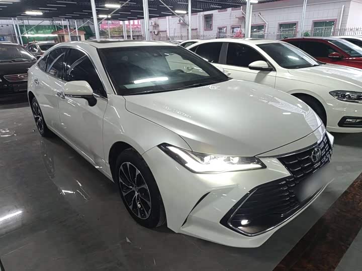 Фото 4 - Toyota Avalon