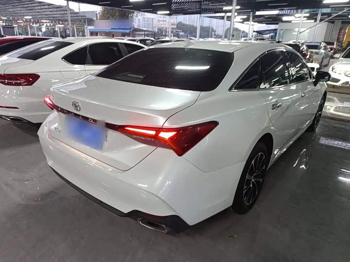 Фото 7 - Toyota Avalon