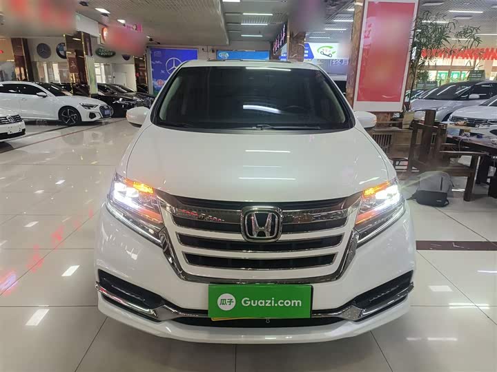 Фото 3 - Honda Elysion