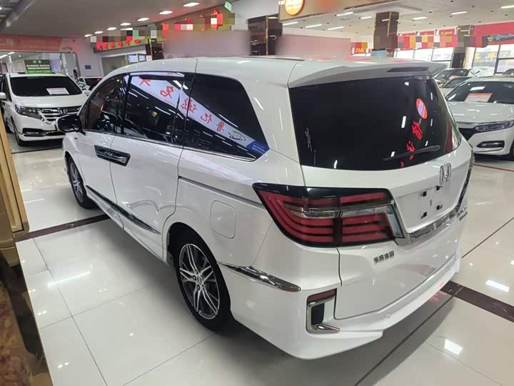 Фото 5 - Honda Elysion