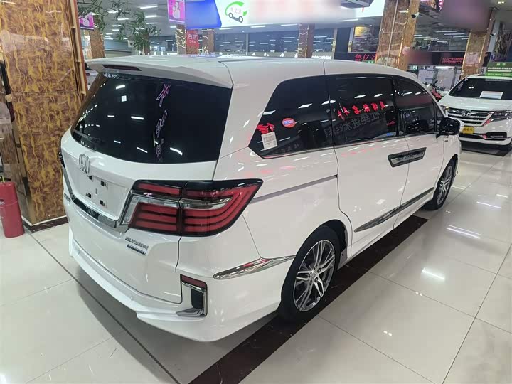 Фото 7 - Honda Elysion