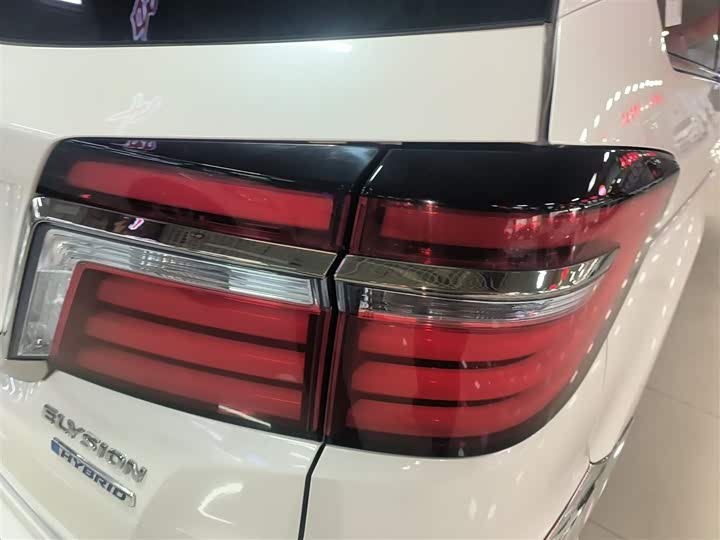 Фото 8 - Honda Elysion