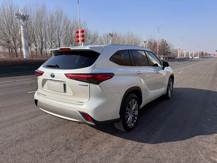 Фото 5 - Toyota Highlander