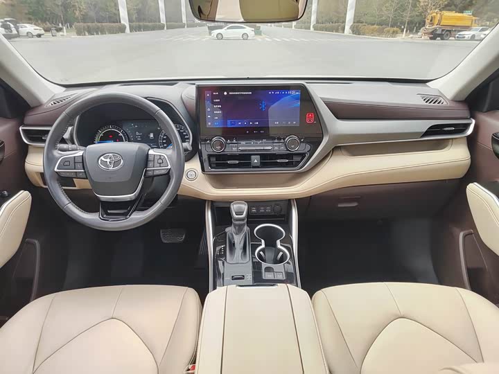 Фото 7 - Toyota Highlander