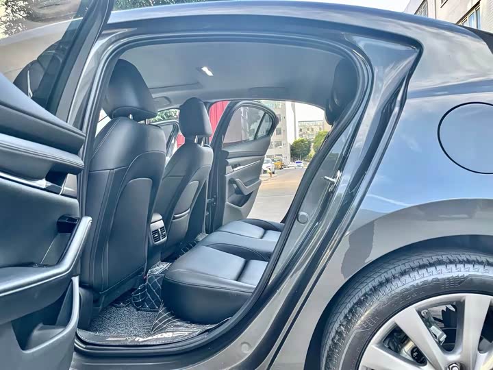 Фото 6 - Mazda 3 (Axela)