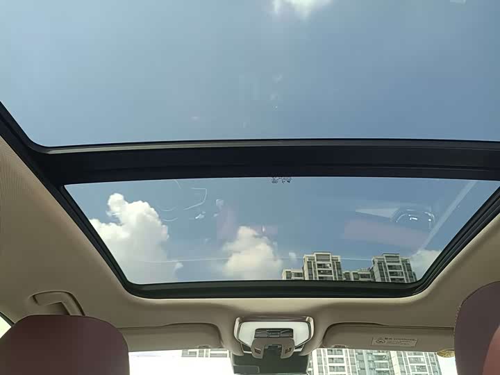 Фото 7 - Hongqi H5