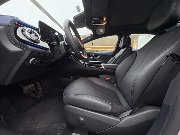 Фото 8 - Mercedes-Benz EQE