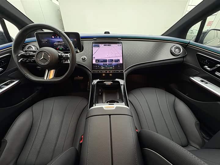 Фото 9 - Mercedes-Benz EQE