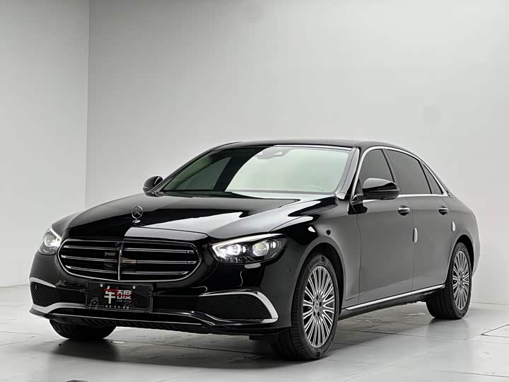 Фото 1 - Mercedes-Benz E-Class