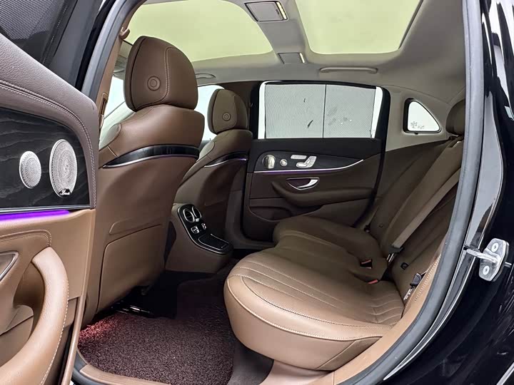 Фото 8 - Mercedes-Benz E-Class