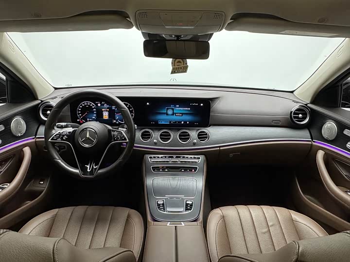 Фото 9 - Mercedes-Benz E-Class