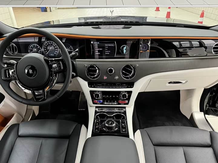 Photo 7 - Rolls-Royce Ghost