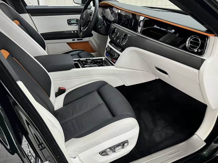 Photo 9 - Rolls-Royce Ghost