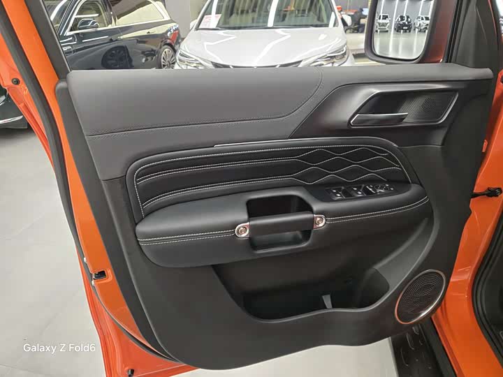 Фото 6 - Tank 300