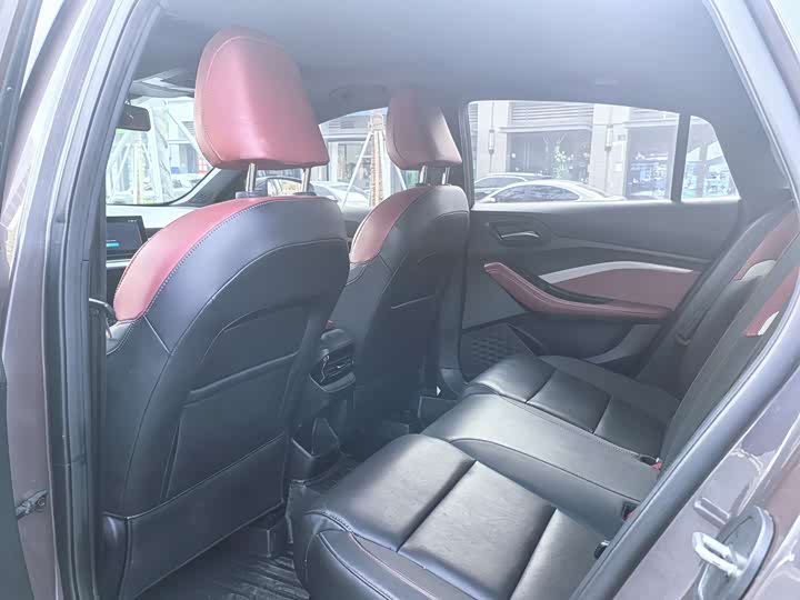 Фото 7 - MG Motor 5