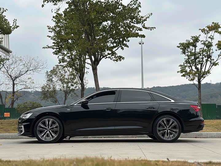 Фото 9 - Audi A6L