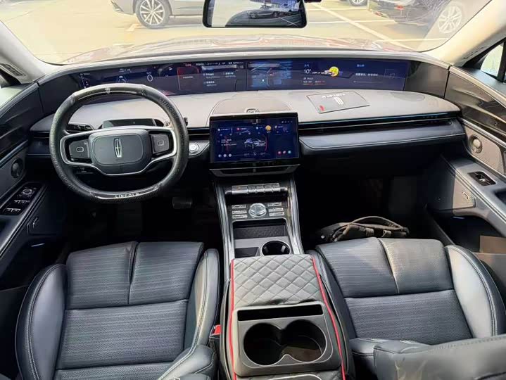 Фото 3 - Lincoln Nautilus