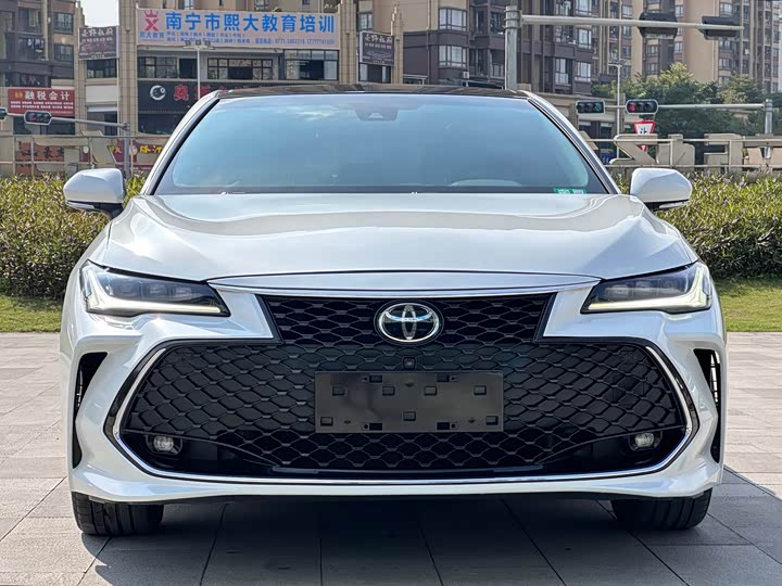 Фото 2 - Toyota Avalon